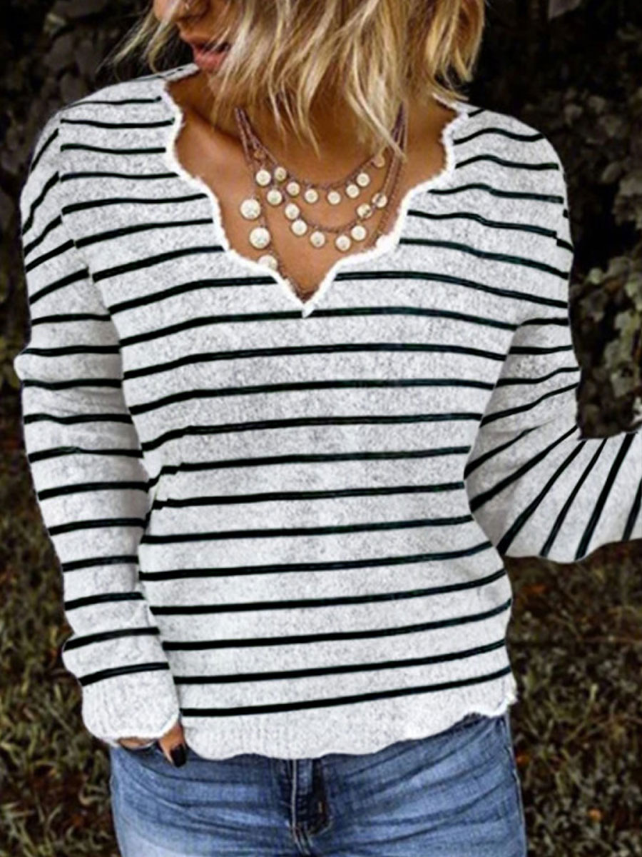 V-neck striped bottoming shirt, a versatile top that can be worn inside or outside HF1402-02-03